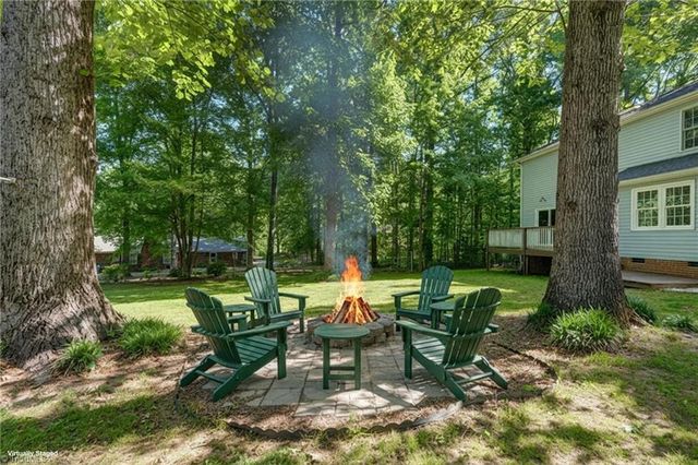 711 Woodsway Court, Reidsville, NC 27320