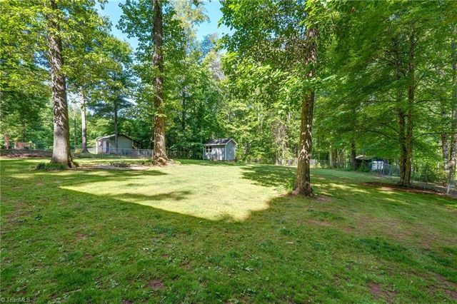 711 Woodsway Court, Reidsville, NC 27320