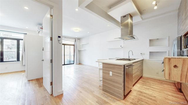 244 Franklin Avenue 3B, Brooklyn, NY 11205