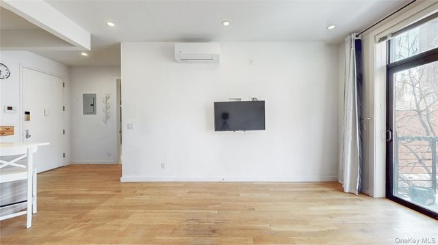 244 Franklin Avenue 3B, Brooklyn, NY 11205