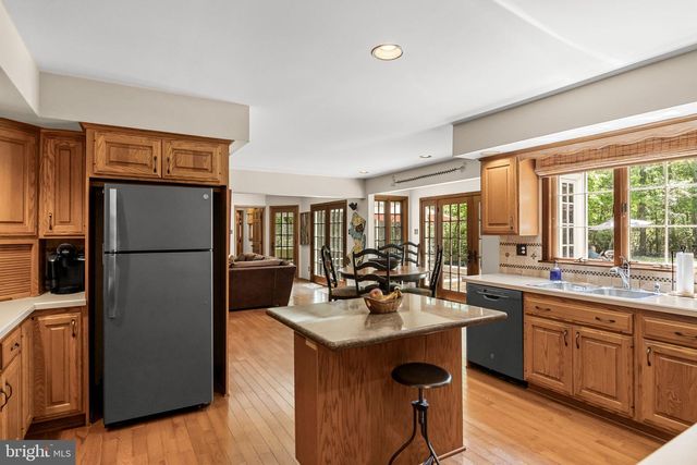 1 CHELMSFORD CT, Medford, NJ 08055