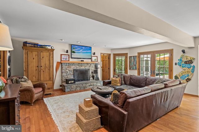 1 CHELMSFORD CT, Medford, NJ 08055