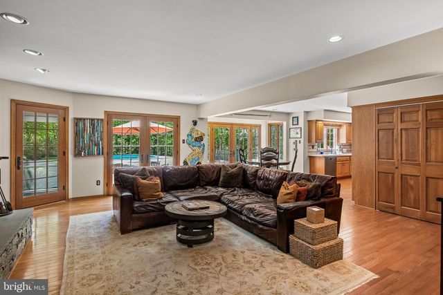 1 CHELMSFORD CT, Medford, NJ 08055