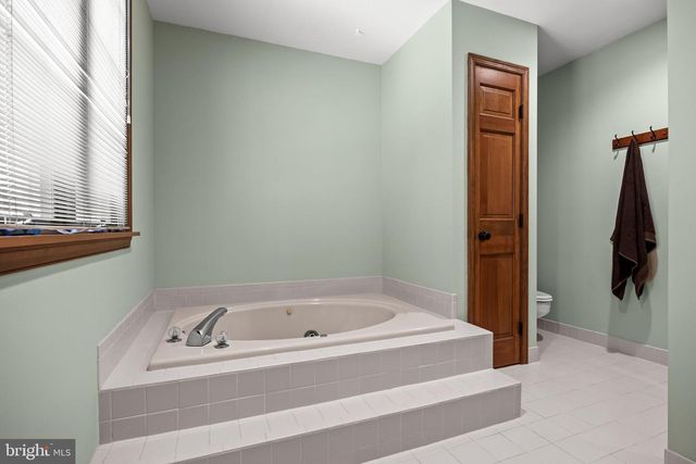 1 CHELMSFORD CT, Medford, NJ 08055