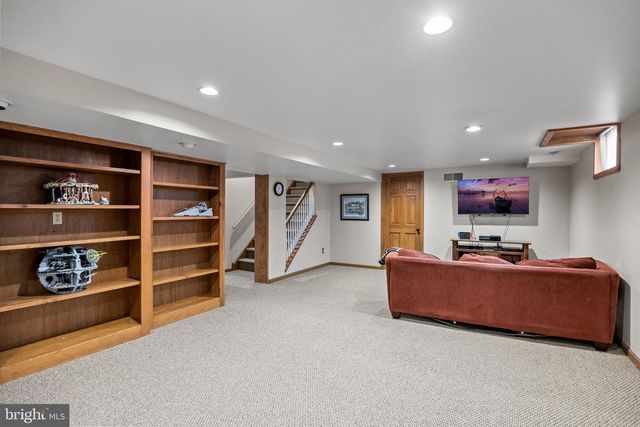 1 CHELMSFORD CT, Medford, NJ 08055