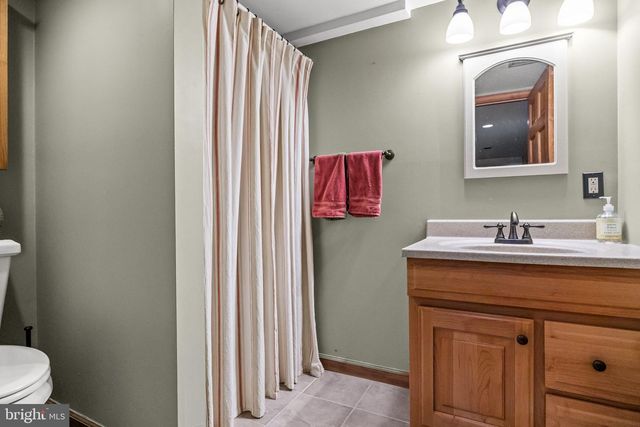 1 CHELMSFORD CT, Medford, NJ 08055