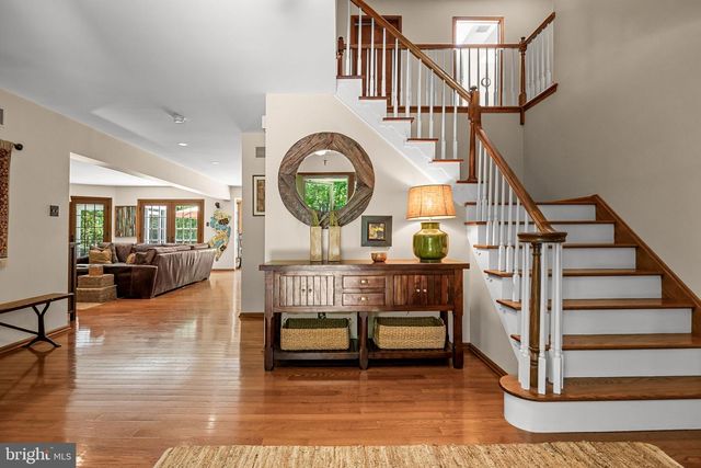 1 CHELMSFORD CT, Medford, NJ 08055