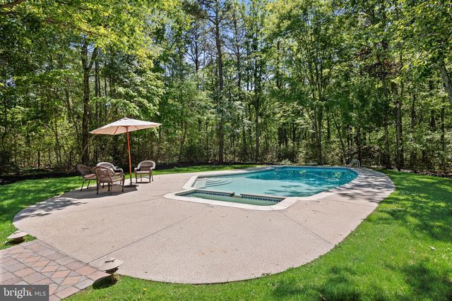 1 CHELMSFORD CT, Medford, NJ 08055