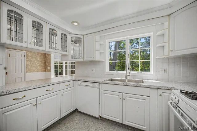 758 Pasadena Avenue, Niagara Falls, NY 14304