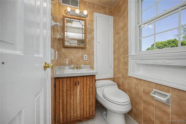 758 Pasadena Avenue, Niagara Falls, NY 14304