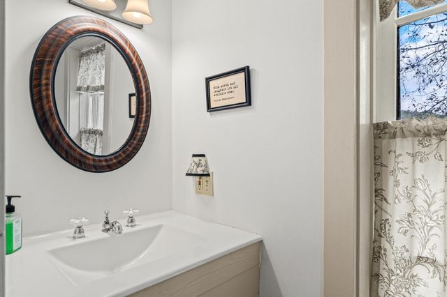 587 VT Route 121 East, Grafton, VT 05146