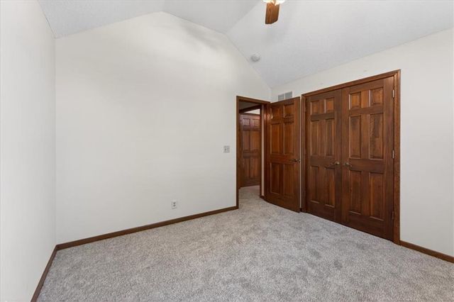 3328 S Victoria Drive, Independence, MO 64015
