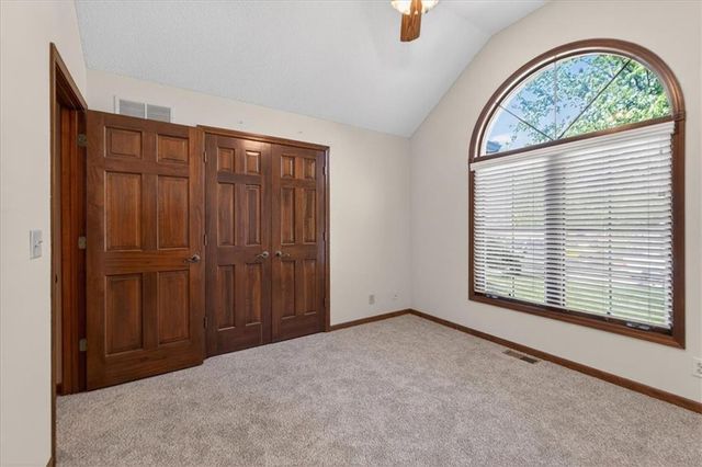 3328 S Victoria Drive, Independence, MO 64015