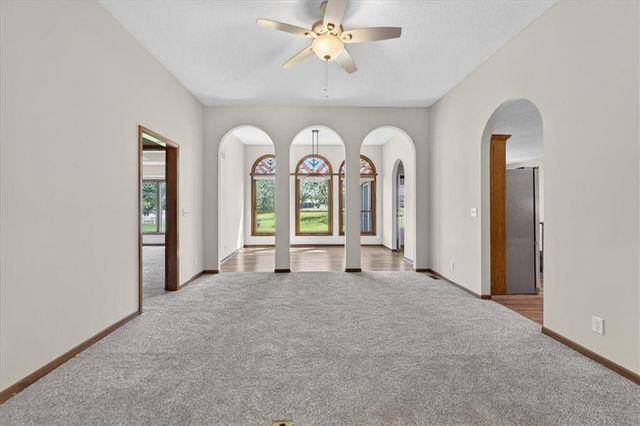 3328 S Victoria Drive, Independence, MO 64015