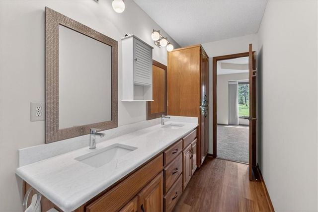 3328 S Victoria Drive, Independence, MO 64015