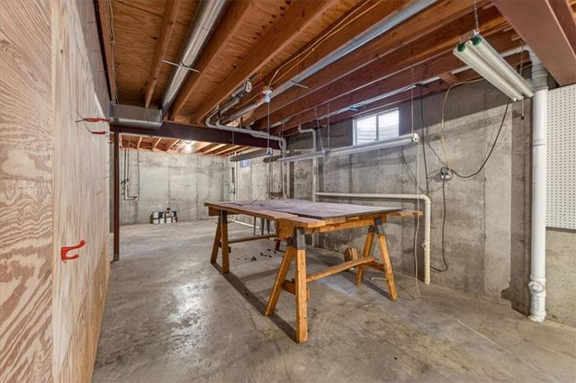 3328 S Victoria Drive, Independence, MO 64015
