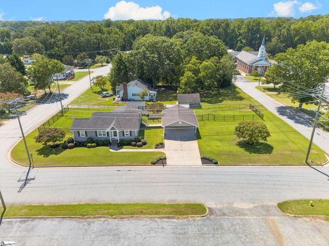 301 Carolina Avenue, Greer, SC 29650
