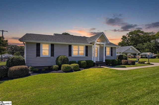 301 Carolina Avenue, Greer, SC 29650