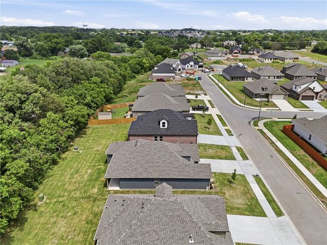403 W Hondo Street, Siloam Springs, AR 72761