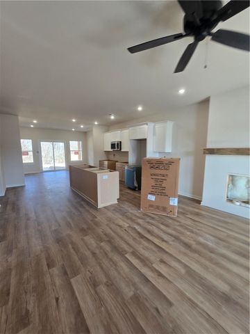 403 W Hondo Street, Siloam Springs, AR 72761