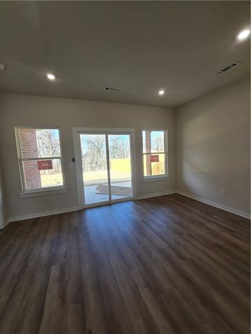 403 W Hondo Street, Siloam Springs, AR 72761