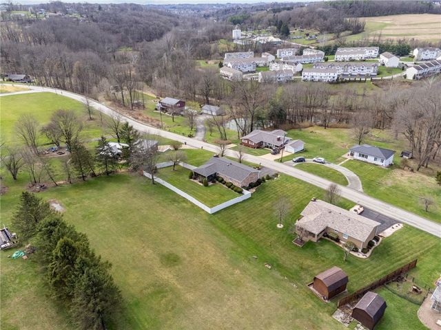 141 Byerly Dr, Penn Twp, PA 15644