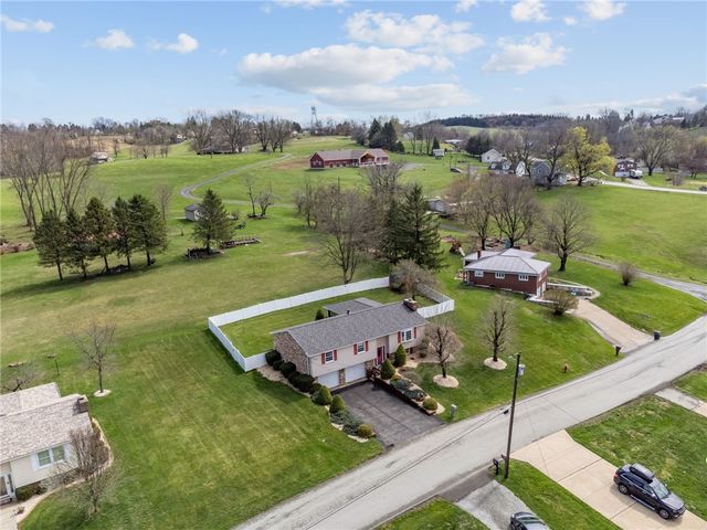 141 Byerly Dr, Penn Twp, PA 15644