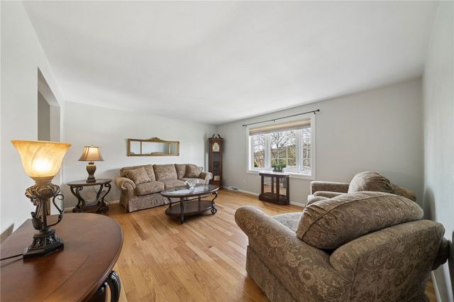 141 Byerly Dr, Penn Twp, PA 15644