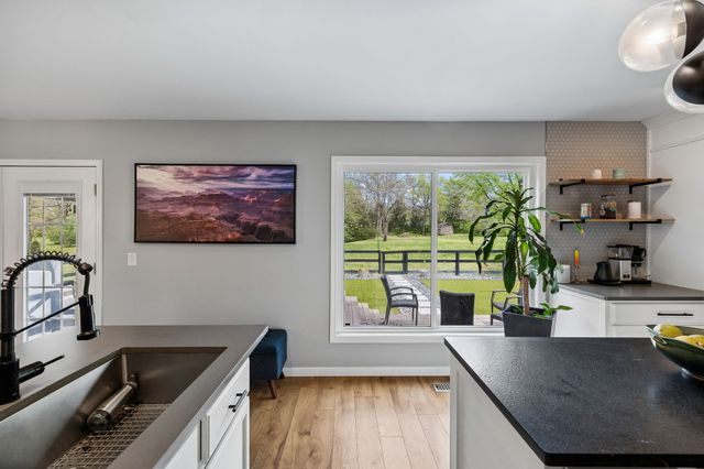 9020 Meadowlawn Dr, Brentwood, TN 37027