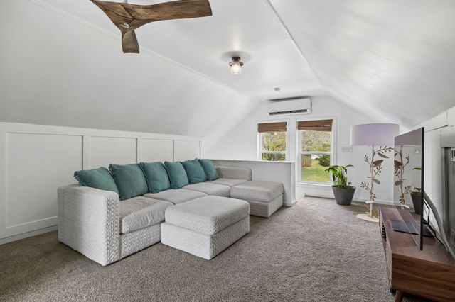 9020 Meadowlawn Dr, Brentwood, TN 37027