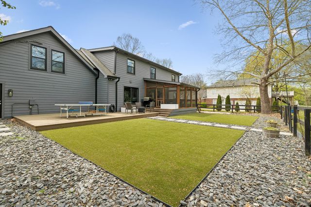 9020 Meadowlawn Dr, Brentwood, TN 37027