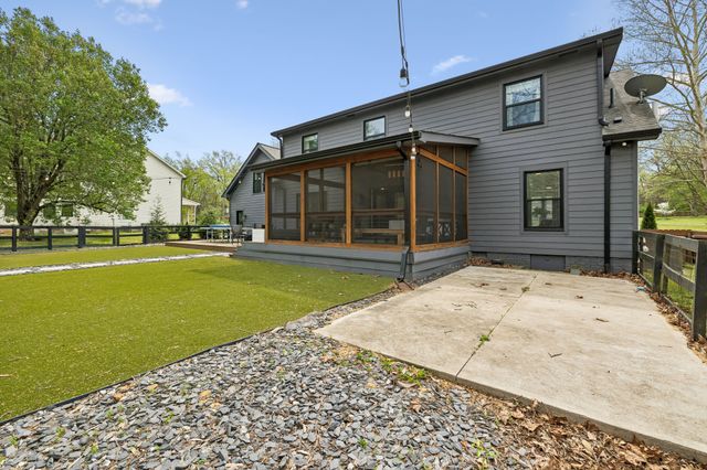 9020 Meadowlawn Dr, Brentwood, TN 37027