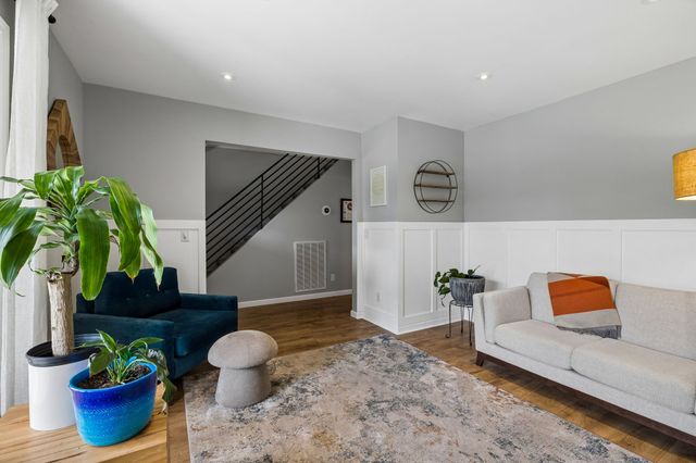 9020 Meadowlawn Dr, Brentwood, TN 37027