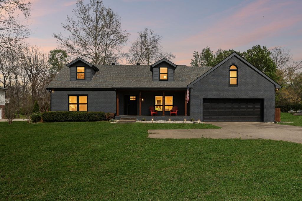 9020 Meadowlawn Dr, Brentwood, TN 37027