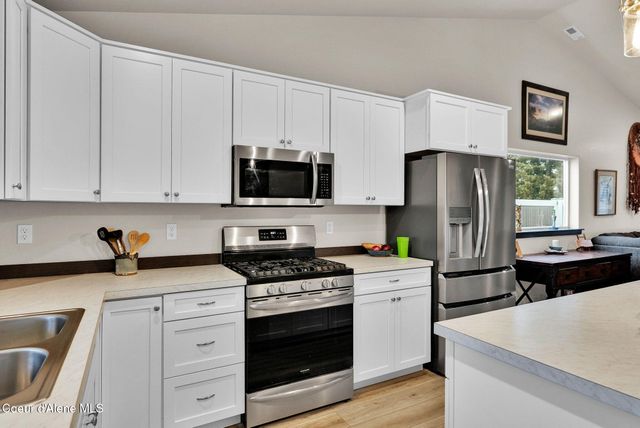 31814 N 8th AVE, Spirit Lake, ID 83869