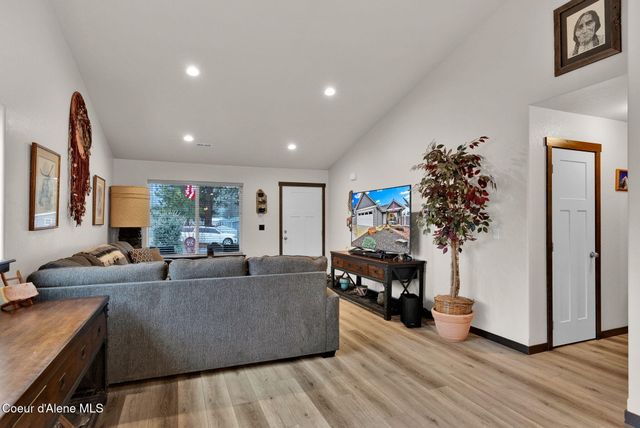 31814 N 8th AVE, Spirit Lake, ID 83869