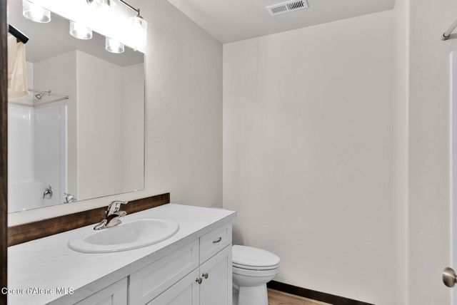 31814 N 8th AVE, Spirit Lake, ID 83869