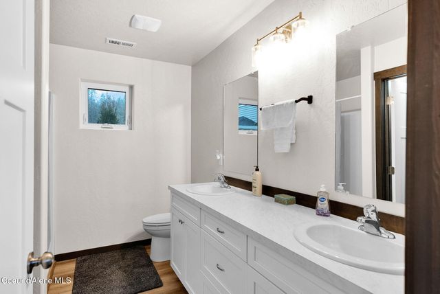 31814 N 8th AVE, Spirit Lake, ID 83869