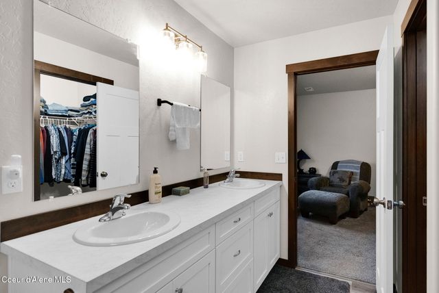 31814 N 8th AVE, Spirit Lake, ID 83869