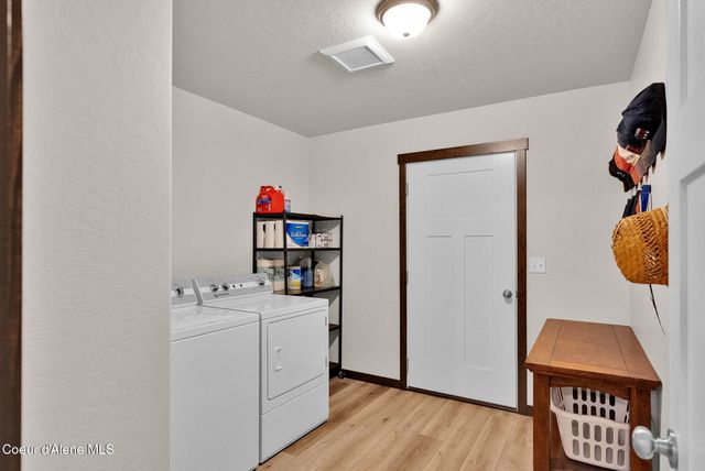 31814 N 8th AVE, Spirit Lake, ID 83869