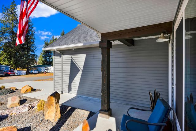 31814 N 8th AVE, Spirit Lake, ID 83869