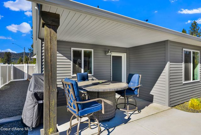 31814 N 8th AVE, Spirit Lake, ID 83869