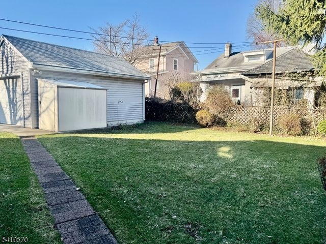 689 Linden Ave, Ridgefield Boro, NJ 07657