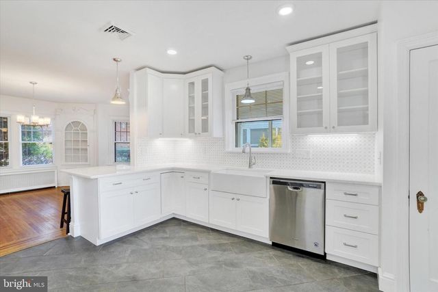 3200 E MARKET ST, York, PA 17402