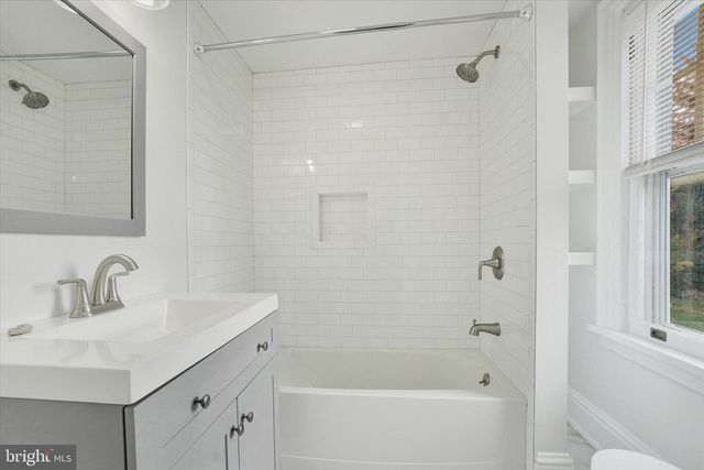 3200 E MARKET ST, York, PA 17402