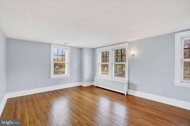 3200 E MARKET ST, York, PA 17402