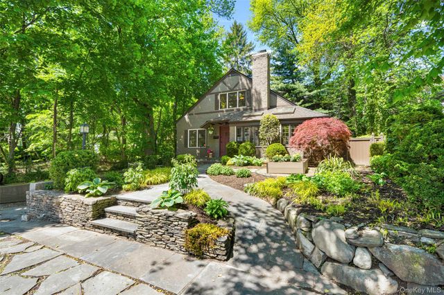 62 Myrtle Boulevard, Larchmont, NY 10538