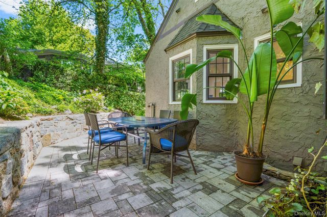 62 Myrtle Boulevard, Larchmont, NY 10538