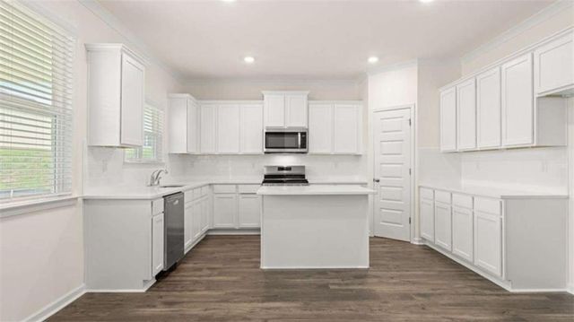 210 Sandy Oak Drive, Loganville, GA 30052