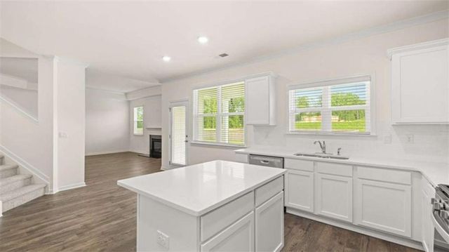 210 Sandy Oak Drive, Loganville, GA 30052